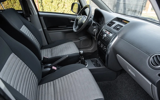 Suzuki SX4 cena 23900 przebieg: 185000, rok produkcji 2009 z Stoczek Łukowski małe 379
